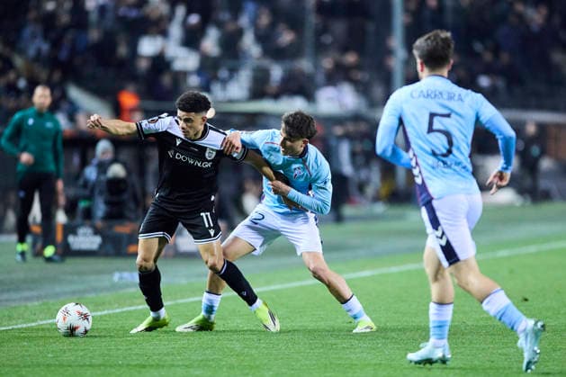 RC Celta de Vigo v Paok FC - UEFA Europa League THESSALONIKI, GREECE SPAIN - FEBRUARY 19: Taison Paok FC competes for the ball with Javi Rodriguez of Celta de Vigo during the UEFA Europa League 2025 26 KO Playoff match between Paok FC and RC Celta de Vigo at Toumba Stadium on February 19, 2026 in Thessaloniki, Greece. Thessaloniki Toumba Stadium Greece Copyright: xDiegoxSimonx