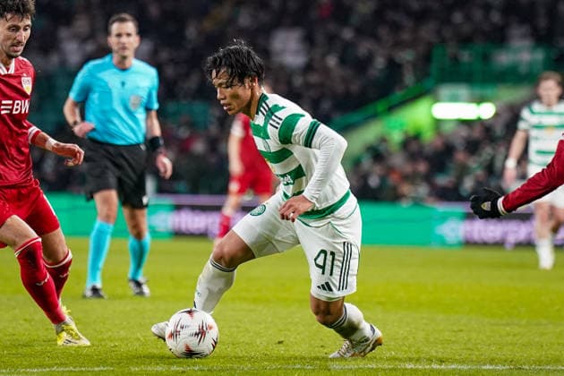 Fussball UEFA Europa League 2025 - 2026, Play-Offs Hinspiel - Celtic FC Glasgow vs VfB Stuttgart - Celtic Park Stadion (Glasgow, Schottland): Reo Hatate (Celtic Glasgow, 41) Copyright: xJOERANxSTEINSIEKx
