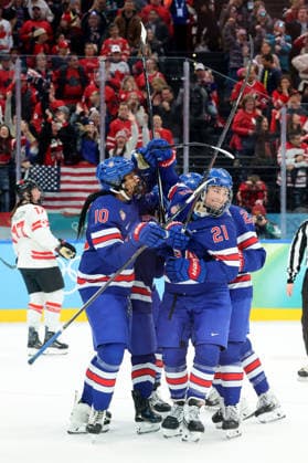 February 19, 2026, Milan, Lombardy, Italy: Hilary Knight 21 of Team United States scored the game tying goal against Team Canada in the women s Ice hockey, Eishockey gold medal game during the Milano Cortina 2026 Olympic Winter games, Winterspiele,Spiele, Summer games at Milano Santagiulia Ice Hockey Arena. Milan Italy - ZUMAm117 20260219_oly_m117_081 Copyright: xDavidxMcIntyrex