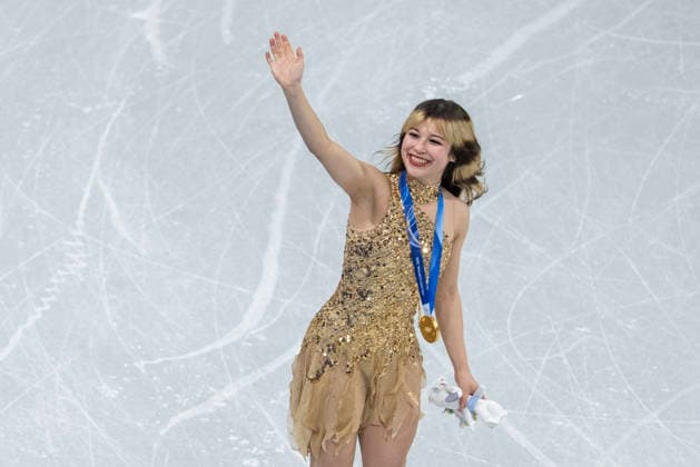 Figure skating, Eiskunstlauf - Milano Cortina 2026 Winter Olympics: Day 13 Gold medallist USA s Alysa Liu poses with her medal following the victory ceremony of the figure skating women s single free skating final during the Milano Cortina 2026 Winter Olympic Games, Olympische Spiele, Olympia, OS at Milano Ice Skating Arena in Milan on February 19, 2026. Milano Italy  Copyright: xAndrzejxIwanczukx originalFilename:iwanczuk-figuresk260220_npsIX.jpg