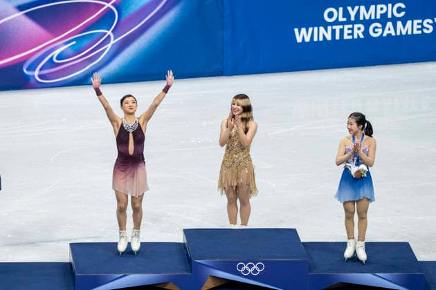 Figure skating, Eiskunstlauf - Milano Cortina 2026 Winter Olympics: Day 13 United States of America s Alysa Liu and Japan s Ami Nakai, Kaori Sakamoto celebrate on the podium after the Figure Skating Women Single Skating - Free Skating during Milano Cortina 2026 Winter Olympics - Day 15 on February 19, 2026 in Milan, Italy. Milano Italy  Copyright: xAndrzejxIwanczukx originalFilename:iwanczuk-figuresk260220_nptgT.jpg