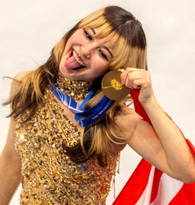 February 19, 2026, Milan, Lombardy, Italy: American ALYSA LIU and her gold medal and flag after the Women Single Skating- Free Skating medal round Thursday night at this Milano Cortina 2026 Olympics. Olympics 2026: Milano Cortina: Figure skating, Eiskunstlauf Women s  - ZUMAa35_ 20260219_oly_a35_030 Copyright: xDanielxA.xAndersonx