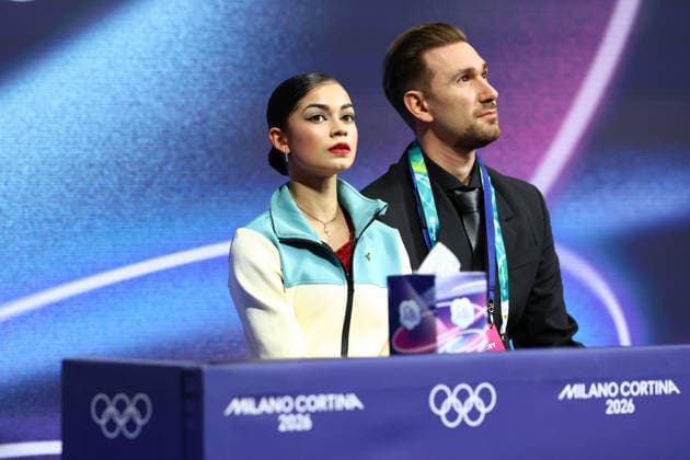 February 19, 2026, Milan, Lombardy, Italy: ADELIIA PETROSIAN of the Individual Neutral Athletes (AIN) falls during her Women s Single Skating free program in the Figure skating, Eiskunstlauf at the Milano Cortina 2026 Winter Olympic Games, Olympische Spiele, Olympia, OS Milan Italy - ZUMAc179 20260219_oly_c179_345 Copyright: xMickaelxChavetx
