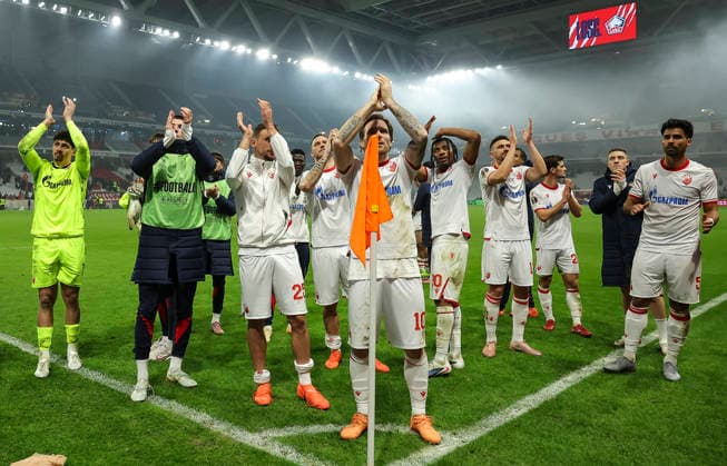 Lille v Crvena Zvezda, UEFA Europa League knock out play-offs 1st leg, season 2025 2026 Players of Crvena Zvezda celebrate after winning the UEFA Europa League 2025 26 League play-offs1st leg match between Lille and FK Crvena Zvezda at Stadium Pierre Mauroy on February 19, 2026 in Lille, France. Lille France Copyright: xPedjaxMilosavljevic STARSPORTx x