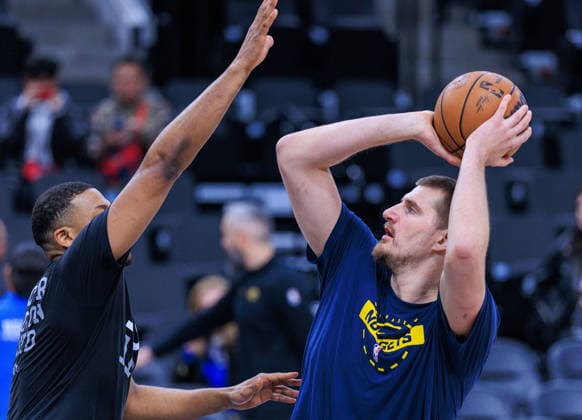 February 19, 2026, Inglewood, California, USA: Nikola Jokic 15 of the Denver Nuggets during warmups prior to a NBA, Basketball Herren, USA regular season game against the Los Angeles Clippers on Thursday February 19, 2026 at Intuit Dome Arena in Inglewood, California. JAVIER ROJAS PI Clippers Vs. Nuggets  - ZUMAp124 20260219_zaa_p124_017 Copyright: xJavierxRojasx
