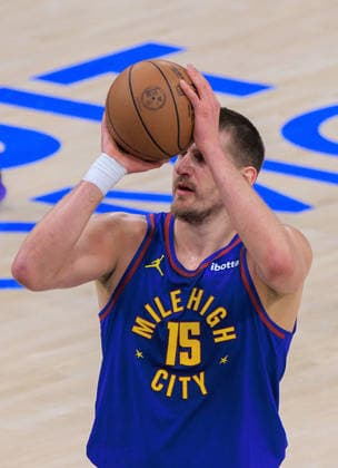 February 19, 2026, Inglewood, California, USA: Nikola Jokic 15 of the Denver Nuggets puts up a free throw during a NBA, Basketball Herren, USA regular season game against the Los Angeles Clippers on Thursday February 19, 2026 at Intuit Dome Arena in Inglewood, California. JAVIER ROJAS PI Clippers Vs. Nuggets  - ZUMAp124 20260219_zaa_p124_023 Copyright: xJavierxRojasx