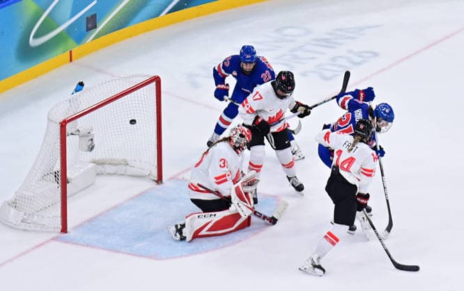 260219 -- MILAN, Feb. 19, 2026 -- Goalkeeper Ann-Renee Desbiens of Canada fails to save the puck during the Ice hockey, Eishockey women s gold medal game between the United States and Canada at the Milan-Cortina 2026 Olympic Winter games, Winterspiele,Spiele, Summer games in Milan, Italy, Feb. 19, 2026. MICO2026ITALY-MILAN-OLYMPIC WINTER GAMES-ICE HOCKEY-WOMEN-GOLD MEDAL GAME-USA VS CAN TaoxXiyi  (MICO2026)ITALY-MILAN-OLYMPIC WINTER GAMES-ICE HOCKEY-WOMEN-GOLD MEDAL GAME-USA VS CAN IMAGO TaoxXiyi  imago images 0848108263