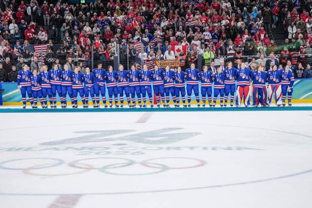 (260220) -- MILAN, Feb. 20, 2026 -- Gold medalists players of the United States react during the awarding ceremony for the Ice hockey, Eishockey women s gold medal game between the United States and Canada at the Milan-Cortina 2026 Olympic Winter games, Winterspiele,Spiele, Summer games in Milan, Italy, Feb. 19, 2026. ) (MICO2026)ITALY-MILAN-OLYMPIC WINTER GAMES-ICE HOCKEY-WOMEN-GOLD MEDAL GAME-USA VS CAN SunxFei 