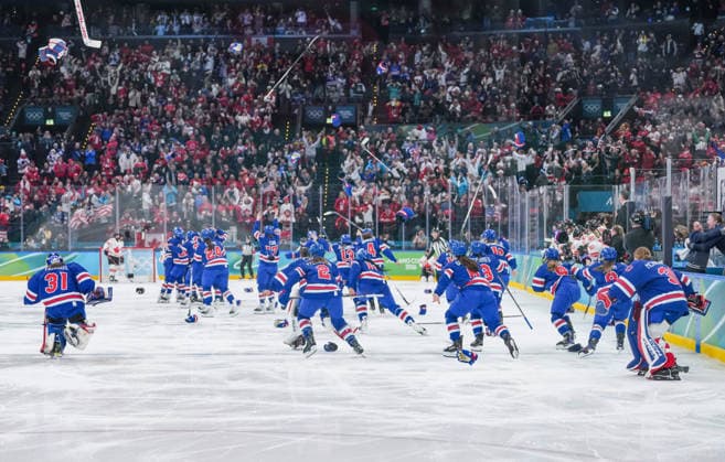 (260220) -- MILAN, Feb. 20, 2026 -- Players of the United States celebrate victory after the Ice hockey, Eishockey women s gold medal game between the United States and Canada at the Milan-Cortina 2026 Olympic Winter games, Winterspiele,Spiele, Summer games in Milan, Italy, Feb. 19, 2026. ) (MICO2026)ITALY-MILAN-OLYMPIC WINTER GAMES-ICE HOCKEY-WOMEN-GOLD MEDAL GAME-USA VS CAN SunxFei 