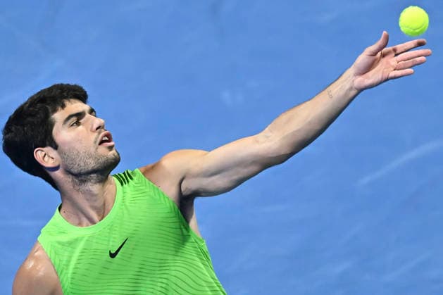February 19, 2026, Doha, Qatar: Carlos Alcaraz of Spain plays against Karen Khachanov of Russia (not in view) during their men s singles quarter final match at the ATP, Tennis Herren Qatar Exxonmobil Open 2026 tennis tournament at the Khalifa International Tennis Complex. Carlos Alcarazwon against Karen Khachanov 6-7,6-4,6-3. ATP Qatar Exxonmobil Open 2026 Tennis Tournament In Doha - 19 Feb 2026  - ZUMAs197 20260219_aaa_s197_356 Copyright: xNoushadxVariyattiyakkalx