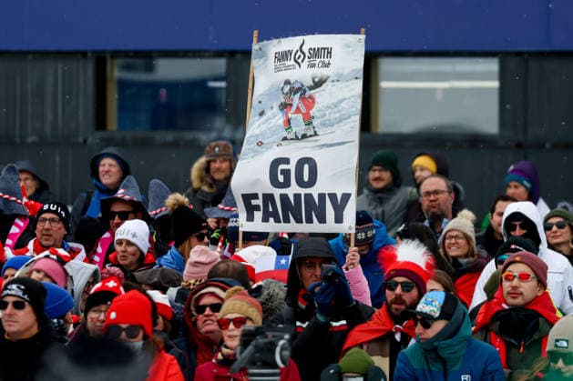 Livigno, Italien 20. Februar 2026: Ski Freestyle Ski Cross Frauen - Olympia 2026 Im Bild: Fans von Fanny Smith (SUI) mit einem Plakat, Go Fanny im Fanblock. Snow Park *** Livigno, Italy 20 February 2026 Ski Freestyle Ski Cross Women Olympia 2026 In the picture fans of Fanny Smith SUI with a poster, Go Fanny in the Fanblock Snow Park Copyright: xFotostandx xHettichx