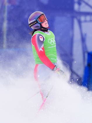 February 20, 2026, Livigno, Italy: Canada s Marielle Thompson reacts as she s eliminated from competition during the women s ski cross quarterfinals at the Milano Cortina 2026 Winter Olympic Games, Olympische Spiele, Olympia, OS in Livigno, Italy, Friday, Feb. 20, 2026. Canada News - February 20, 2026  - ZUMAc35_ 20260220_zaf_c35_008 Copyright: xSeanxKilpatrickx