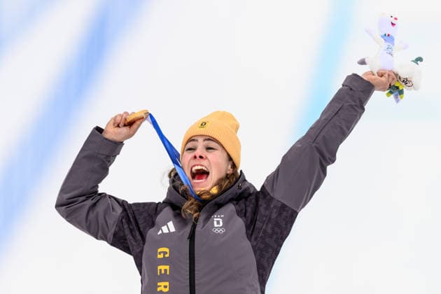 260220 Daniela Maier of Germany celebrates with her gold medal on the podium after first place in women s freestyle skiing ski cross final during day 14 of the 2026 Winter Olympics on February 20, 2026 in Livigno. Photo: Vegard Grott BILDBYRAN kod VG VG0888 bbeng Olympic Games, Olympische Spiele, Olympia, OS olympics winter olympics os ol olympiska spel vinter-os olympiske leker milano cortina 2026 milan cortina 2026 milano cortina 2026 olympic games milano cortina 2026 winter olympic games milano cortina-os milano cortina-ol vinter-ol ski cross freestyle skiing skicross dam final guld gold jubel *** 260220 Daniela Maier of Germany celebrates with her gold medal on the podium after first place in women s freestyle skiing ski cross final during day 14 of the 2026 Winter Olympics on February 20, 2026 in Livigno Photo Vegard Grott BILDBYRAN kod VG VG0888 bbeng olympic games olympics winter olympics os ol olympiska spel vinter os olympiske leker milano cortina 2026 milan cortina 2026 milano cortina 2026 olympic games milano cortina 2026 winter olympic games milano cortina os milano cortina ol vinter ol ski cross freestyle skiing skicross dam final guld gold jubel  Copyright: VEGARDxGRoTT BB260220VG075