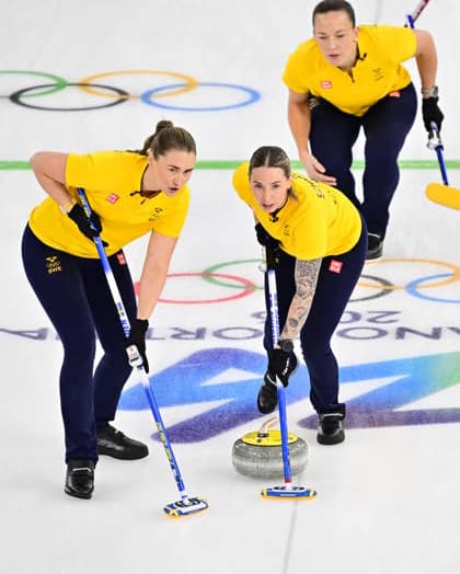 CORTINA, ITALY 20260220 Sweden s Agnes Knochenhauer and Sara McManus of Team Hasselborg during the women s semifinal match between Sweden and Canada in the Olympic curling in Cortina. *** The image is included in the SPORTS PACKAGE. For others PAYMENT IMAGE *** CORTINA ITALY x10030x *** CORTINA, ITALY 20260220 Sweden s Agnes Knochenhauer and Sara McManus of Team Hasselborg during the women s semifinal match between Sweden and Canada in the Olympic curling in Cortina The image is included in the SPORTS PACKAGE For others PAYMENT IMAGE CORTINA ITALY x10030x  Copyright: xJonasxEkströmer TTx 2026 OLYMPICS WOMEN S CURLING SWEDEN-CANADA