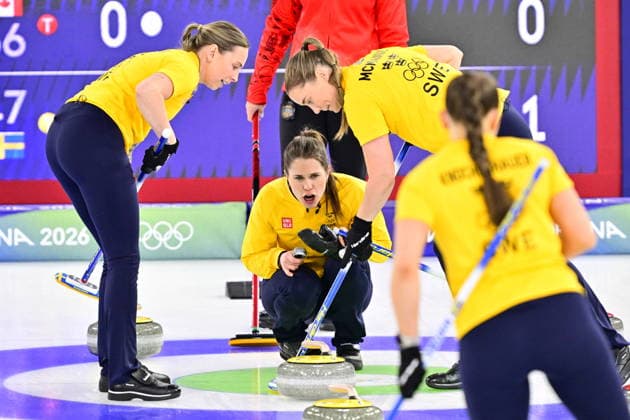 CORTINA, ITALY 20260220 Sweden s Agnes Knochenhauer and Sara McManus of Team Hasselborg during the women s semifinal match between Sweden and Canada in the Olympic curling in Cortina. *** The image is included in the SPORTS PACKAGE. For others PAYMENT IMAGE *** CORTINA ITALY x10030x *** CORTINA, ITALY 20260220 Sweden s Agnes Knochenhauer and Sara McManus of Team Hasselborg during the women s semifinal match between Sweden and Canada in the Olympic curling in Cortina The image is included in the SPORTS PACKAGE For others PAYMENT IMAGE CORTINA ITALY x10030x  Copyright: xJonasxEkströmer TTx 2026 OLYMPICS WOMEN S CURLING SWEDEN-CANADA
