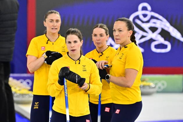 CORTINA, ITALY 20260220 Sweden s Agnes Knochenhauer and Sara McManus of Team Hasselborg during the women s semifinal match between Sweden and Canada in the Olympic curling in Cortina. *** The image is included in the SPORTS PACKAGE. For others PAYMENT IMAGE *** CORTINA ITALY x10030x *** CORTINA, ITALY 20260220 Sweden s Agnes Knochenhauer and Sara McManus of Team Hasselborg during the women s semifinal match between Sweden and Canada in the Olympic curling in Cortina The image is included in the SPORTS PACKAGE For others PAYMENT IMAGE CORTINA ITALY x10030x  Copyright: xJonasxEkströmer TTx 2026 OLYMPICS WOMEN S CURLING SWEDEN-CANADA