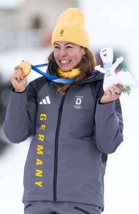 OLYMPICS - Winter Olympic Games, Olympische Spiele, Olympia, OS Milano Cortina 2026 LIVIGNO,ITALY,20.FEB.26 - OLYMPICS, SKI CROSS - Winter Olympic Games Milano Cortina 2026, Skicross, women, final, medal ceremony. Image shows Daniela Maier (GER). Keywords: medal.  GEPAxpictures xWolfgangxGrebien