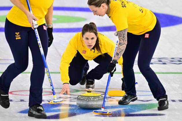 CORTINA, ITALY 20260220 Sweden s Agnes Knochenhauer and Sara McManus of Team Hasselborg during the women s semifinal match between Sweden and Canada in the Olympic curling in Cortina. *** The image is included in the SPORTS PACKAGE. For others PAYMENT IMAGE *** CORTINA ITALY x10030x *** CORTINA, ITALY 20260220 Sweden s Agnes Knochenhauer and Sara McManus of Team Hasselborg during the women s semifinal match between Sweden and Canada in the Olympic curling in Cortina The image is included in the SPORTS PACKAGE For others PAYMENT IMAGE CORTINA ITALY x10030x  Copyright: xJonasxEkströmer TTx 2026 OLYMPICS WOMEN S CURLING SWEDEN-CANADA