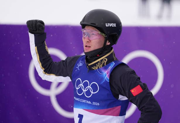 (260220) -- LIVIGNO, Feb. 20, 2026 -- Sun Jiaxu of China reacts during the freestyle skiing men s aerials final 1 at the Milan-Cortina 2026 Olympic Winter games, Winterspiele,Spiele, Summer games in Livigno, Italy, Feb. 20, 2026. ) (MICO2026)ITALY-LIVIGNO-OLYMPIC WINTER GAMES-FREESTYLE SKIING-MEN S AERIALS-FINAL HuxChao 