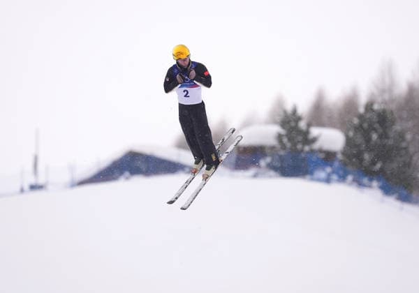 (260220) -- LIVIGNO, Feb. 20, 2026 -- Li Tianma of China competes during the freestyle skiing men s aerials final 1 at the Milan-Cortina 2026 Olympic Winter games, Winterspiele,Spiele, Summer games in Livigno, Italy, Feb. 20, 2026. ) (MICO2026)ITALY-LIVIGNO-OLYMPIC WINTER GAMES-FREESTYLE SKIING-MEN S AERIALS-FINAL HuxChao 