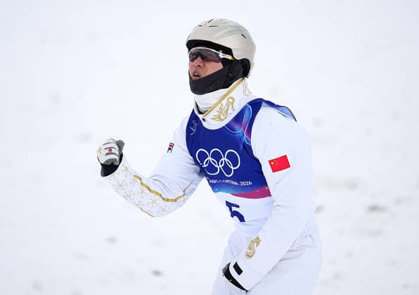 (260220) -- LIVIGNO, Feb. 20, 2026 -- Wang Xindi of China reacts during the freestyle skiing men s aerials final 1 at the Milan-Cortina 2026 Olympic Winter games, Winterspiele,Spiele, Summer games in Livigno, Italy, Feb. 20, 2026. ) (MICO2026)ITALY-LIVIGNO-OLYMPIC WINTER GAMES-FREESTYLE SKIING-MEN S AERIALS-FINAL WuxHuiwo 