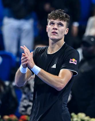 February 20, 2026, Doha, Qatar: Jakub Mensik of Czech Republic celebrates after winning against Jannik Sinner of Italy in the Quarter final at the ATP, Tennis Herren men s Qatar ExxonMobil Open 2026 tennis tournament at the Khalifa International Tennis Complex. Jakub Mensik won against Jannik Sinner 7-6,2-6,6-3. Doha Qatar - ZUMAs197 20260220_aaa_s197_011 Copyright: xNoushadxVariyattiyakkalx