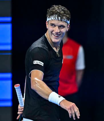 February 20, 2026, Doha, Qatar: Jakub Mensik of Czech Republic is seen in action against Jannik Sinner of Italy in the Quarter final at the ATP, Tennis Herren men s Qatar ExxonMobil Open 2026 tennis tournament at the Khalifa International Tennis Complex. Jakub Mensik won against Jannik Sinner 7-6,2-6,6-3. ATP QATAR EXXONMOBIL OPEN-QUARTER FINAL  - ZUMAs197 20260220_aaa_s197_012 Copyright: xNoushadxVariyattiyakkalx