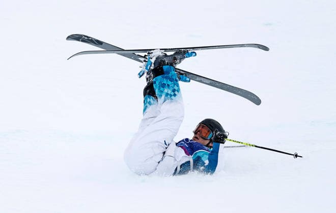 (260220) -- LIVIGNO, Feb. 20, 2026 -- Yang Kaiyue of China falls onto the snow during the freestyle skiing men s freeski halfpipe qualification at the Milan-Cortina 2026 Olympic Winter games, Winterspiele,Spiele, Summer games in Livigno, Italy, Feb. 20, 2026. ) (MICO2026)ITALY-LIVIGNO-OLYMPIC WINTER GAMES-FREESTYLE SKIING-MEN S FREESKI HALFPIPE-QUALIFICATION WangxPeng 