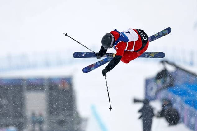 (260220) -- LIVIGNO, Feb. 20, 2026 -- Brendan Mackay of Canada competes during the freestyle skiing men s freeski halfpipe qualification at the Milan-Cortina 2026 Olympic Winter games, Winterspiele,Spiele, Summer games in Livigno, Italy, Feb. 20, 2026. ) (MICO2026)ITALY-LIVIGNO-OLYMPIC WINTER GAMES-FREESTYLE SKIING-MEN S FREESKI HALFPIPE-QUALIFICATION WangxPeng 