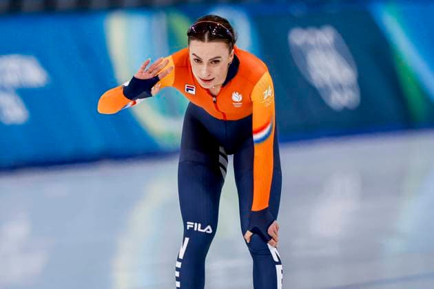 Femke Kok of the Netherlands wave and looks exhausted after Women s 1500m, Milano Cortina 2026 Winter Olympics: Day 14, Speed skating, Eisschnelllauf - Milano Cortina 2026 Winter Olympics: Day 14, Milano Speed Skating Stadium, February 20, 2026, Milan, Italy.
