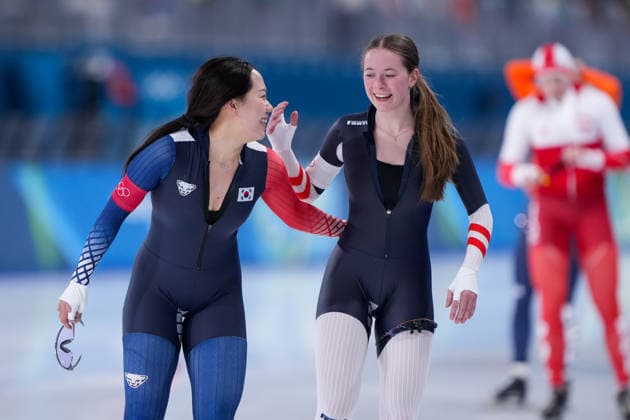 2026-02-20 - Milano Cortina 2026 Winter Olympics 1500m Women MILAN, ITALY - FEBRUARY 20: Ji-Woo Park of Republic of Korea, Jeannine Rosner of Austria during the 1500m Women on day 16 of the Milano Cortina 2026 Winter Olympics at the Milano Speed skating, Eisschnelllauf Arena on February 20, 2026 in Milan, Italy Milan Milano Speed Skating Arena Italy Content not available for redistribution in The Netherlands directly or indirectly through any third parties. Copyright: xAndrexWeeningx