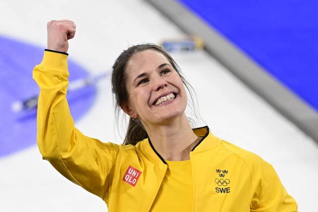 CORTINA, ITALY 20260220 Sweden s team Hasselborg celebrates after winning the women s semifinal match between Canada and Sweden in the Olympic curling in Cortina. *** The image is included in the SPORTS PACKAGE. For others PAYMENT IMAGE *** CORTINA ITALY x10030x *** CORTINA, ITALY 20260220 Sweden s team Hasselborg celebrates after winning the women s semifinal match between Canada and Sweden in the Olympic curling in Cortina The image is included in the SPORTS PACKAGE For others PAYMENT IMAGE CORTINA ITALY x10030x  Copyright: xJonasxEkströmer TTx 2026 OLYMPICS CURLING WOMEN S SEMIFINAL CANADA-SWEDEN