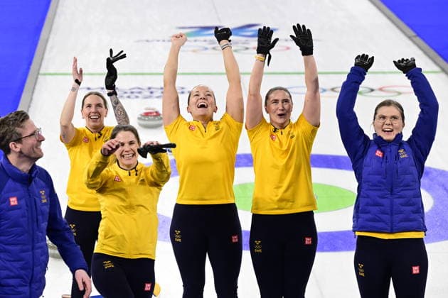 CORTINA, ITALY 20260220 Sweden s team Hasselborg celebrates after winning the women s semifinal match between Canada and Sweden in the Olympic curling in Cortina. *** The image is included in the SPORTS PACKAGE. For others PAYMENT IMAGE *** CORTINA ITALY x10030x *** CORTINA, ITALY 20260220 Sweden s team Hasselborg celebrates after winning the women s semifinal match between Canada and Sweden in the Olympic curling in Cortina The image is included in the SPORTS PACKAGE For others PAYMENT IMAGE CORTINA ITALY x10030x  Copyright: xJonasxEkströmer TTx 2026 OLYMPICS CURLING WOMEN S SEMIFINAL CANADA-SWEDEN