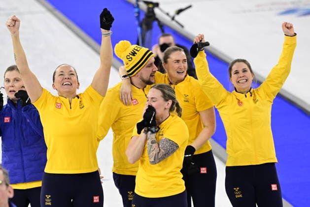 CORTINA, ITALY 20260220 Sweden s team Hasselborg celebrates after winning the women s semifinal match between Canada and Sweden in the Olympic curling in Cortina. *** The image is included in the SPORTS PACKAGE. For others PAYMENT IMAGE *** CORTINA ITALY x10030x *** CORTINA, ITALY 20260220 Sweden s team Hasselborg celebrates after winning the women s semifinal match between Canada and Sweden in the Olympic curling in Cortina The image is included in the SPORTS PACKAGE For others PAYMENT IMAGE CORTINA ITALY x10030x  Copyright: xJonasxEkströmer TTx 2026 OLYMPICS CURLING WOMEN S SEMIFINAL CANADA-SWEDEN
