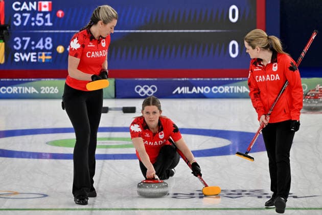 Cortina d Ampezzo, Italy, February 20th 2026. During the Curling Women s Semi-final match between Canada and Sweden of the Olympic Winter games, Winterspiele,Spiele, Summer games 2026 in Cortina d Ampezzo, Italy. (Photo by Igor Kupljenik Sports Press Photo)  Copyright: xIgorxKupljenikx xSPPx Sportspressphoto_SPR94959