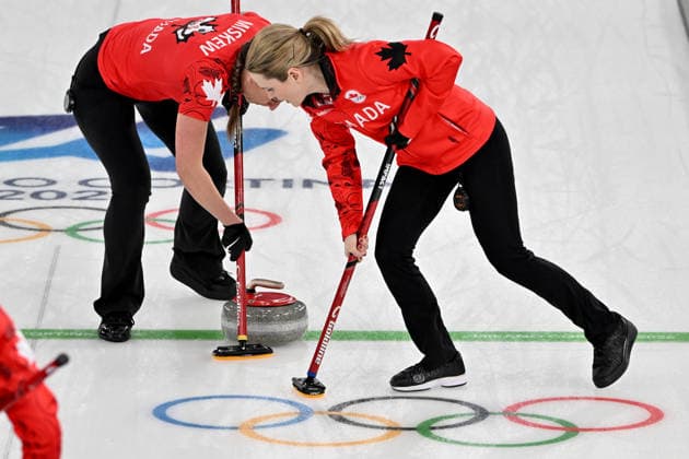 Cortina d Ampezzo, Italy, February 20th 2026. During the Curling Women s Semi-final match between Canada and Sweden of the Olympic Winter games, Winterspiele,Spiele, Summer games 2026 in Cortina d Ampezzo, Italy. (Photo by Igor Kupljenik Sports Press Photo)  Copyright: xIgorxKupljenikx xSPPx Sportspressphoto_SPR94960