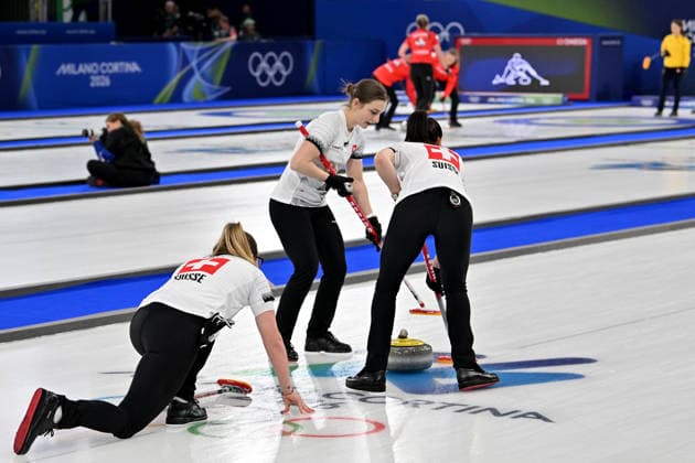 Cortina d Ampezzo, Italy, February 20th 2026. During the Curling Women s Semi-final match between United States of America and Switzerland of the Olympic Winter games, Winterspiele,Spiele, Summer games 2026 in Cortina d Ampezzo, Italy. (Photo by Igor Kupljenik Sports Press Photo)  Copyright: xIgorxKupljenikx xSPPx Sportspressphoto_SPR95056