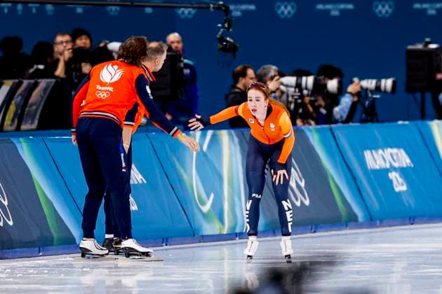 coach Gerard van Velde of TeamNL high five with Antoinette Rijpma-De Jong of the Netherlands Women s 1500m, Milano Cortina 2026 Winter Olympics: Day 14, Speed skating, Eisschnelllauf - Milano Cortina 2026 Winter Olympics: Day 14, Milano Speed Skating Stadium, February 20, 2026, Milan, Italy.