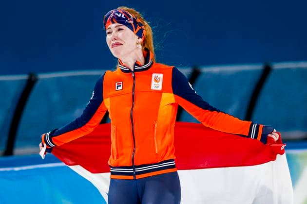 winner Antoinette Rijpma-De Jong of the Netherlands cries of joy and celebrating and holding flag after Women s 1500m, Milano Cortina 2026 Winter Olympics: Day 14, Speed skating, Eisschnelllauf - Milano Cortina 2026 Winter Olympics: Day 14, Milano Speed Skating Stadium, February 20, 2026, Milan, Italy.