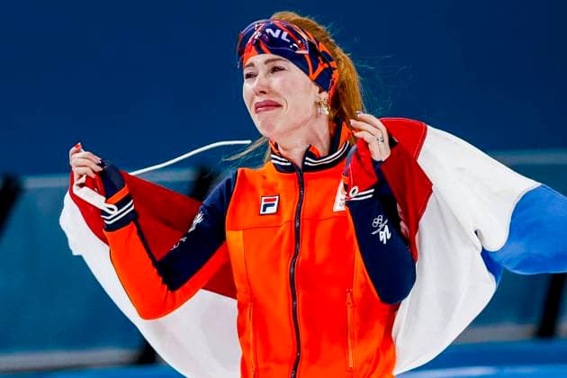 winner Antoinette Rijpma-De Jong of the Netherlands cries of joy and celebrating and holding flag after Women s 1500m, Milano Cortina 2026 Winter Olympics: Day 14, Speed skating, Eisschnelllauf - Milano Cortina 2026 Winter Olympics: Day 14, Milano Speed Skating Stadium, February 20, 2026, Milan, Italy.