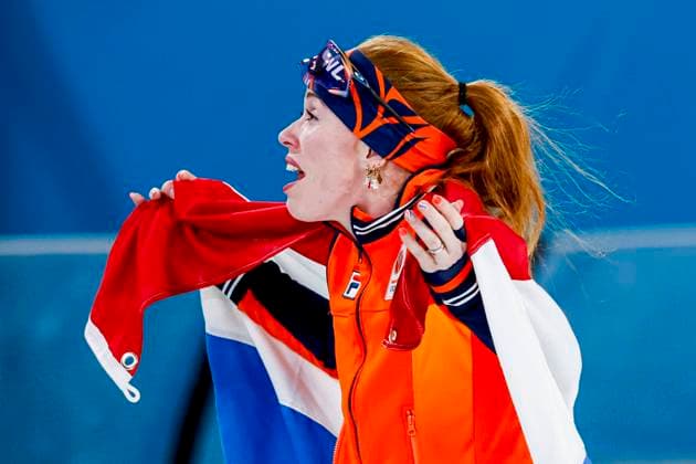 winner Antoinette Rijpma-De Jong of the Netherlands in disbelief and celebrating and holding flag afte Women s 1500m, Milano Cortina 2026 Winter Olympics: Day 14, Speed skating, Eisschnelllauf - Milano Cortina 2026 Winter Olympics: Day 14, Milano Speed Skating Stadium, February 20, 2026, Milan, Italy.