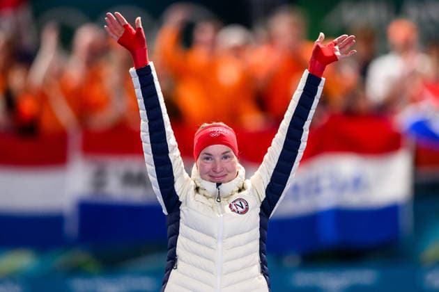260220 Ragne Wiklund of Norway celebrates with her silver medal after the women s 1500 meter Speed skating, Eisschnelllauf during day 14 of the 2026 Winter Olympics on February 20, 2026 in Milan. Photo: Emma Wallskog BILDBYRAN kod EW EW0645 skridskor speed skating Olympic Games, Olympische Spiele, Olympia, OS olympics winter olympics os ol olympiska spel vinter-os olympiske leker milano cortina 2026 milan cortina 2026 milano cortina 2026 olympic games milano cortina 2026 winter olympic games milano cortina-os milano cortina-ol vinter-ol 14 bbeng jubel celebration silver norge *** 260220 Ragne Wiklund of Norway celebrates with her silver medal after the women s 1500 meter speed skating during day 14 of the 2026 Winter Olympics on February 20, 2026 in Milan Photo Emma Wallskog BILDBYRAN code EW EW0645 skates speed skating olympic games olympics winter olympics os ol olympic games winter os olympic games milano cortina 2026 milan cortina 2026 milano cortina 2026 olympic games milano cortina 2026 winter olympic games milano cortina os milano cortina ol winter ol 14 bbeng jubel celebration silver norge  Copyright: EMMAxWALLSKOG BB260220EW054