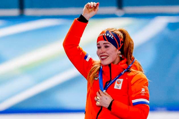 winner Antoinette Rijpma-De Jong of the Netherlands smiling during the medal ceremony after Women s 1500m, Milano Cortina 2026 Winter Olympics: Day 14, Speed skating, Eisschnelllauf - Milano Cortina 2026 Winter Olympics: Day 14, Milano Speed Skating Stadium, February 20, 2026, Milan, Italy.