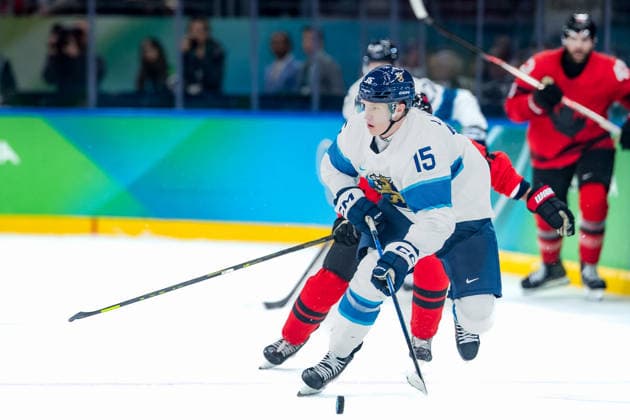 OLYMPICS - Winter Olympic Games, Olympische Spiele, Olympia, OS Milano Cortina 2026 MILAN,ITALY,20.FEB.26 - OLYMPICS, Ice hockey, Eishockey - Winter Olympic Games Milano Cortina 2026, semifinal, Canada vs Finland, men. Image shows Anton Lundell (FIN).  GEPAxpictures xMatthiasxTrinkl