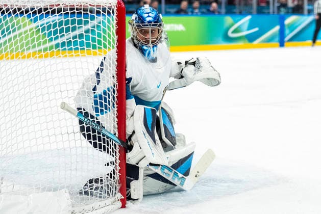 Ice hockey, Eishockey - Milano Cortina 2026 Winter Olympics: Day 14 Juuse Saros during the Men s Playoffs Semi-final match between Canada and Finland of the Milano Cortina 2026 Winter Olympic Games, Olympische Spiele, Olympia, OS at Milano Santagiulia Ice Hockey Arena on February 20, 2026 in Milan, Italy. Milano Italy  Copyright: xAndrzejxIwanczukx originalFilename:iwanczuk-icehocke260220_npILU.jpg