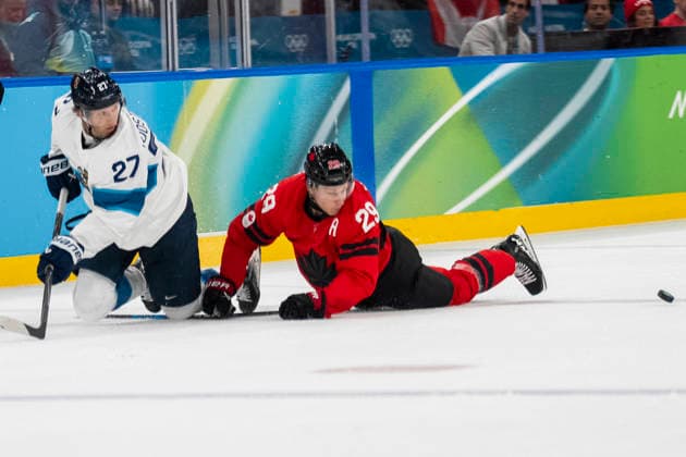 Ice hockey, Eishockey - Milano Cortina 2026 Winter Olympics: Day 14 Eetu Luostarinen, Nathan MacKinnon during the Men s Playoffs Semi-final match between Canada and Finland of the Milano Cortina 2026 Winter Olympic Games, Olympische Spiele, Olympia, OS at Milano Santagiulia Ice Hockey Arena on February 20, 2026 in Milan, Italy. Milano Italy  Copyright: xAndrzejxIwanczukx originalFilename:iwanczuk-icehocke260220_npSEz.jpg