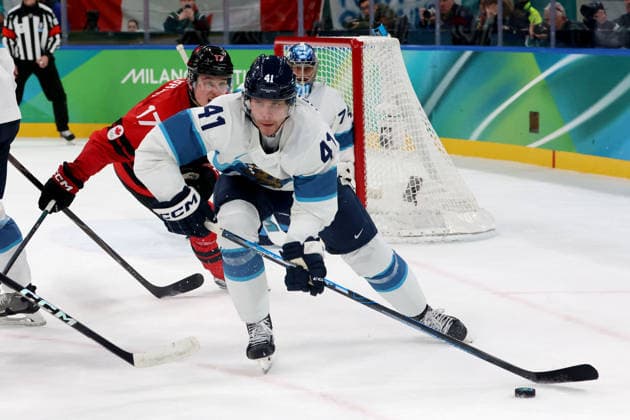 February 20, 2026, Milan, Lombardy, Italy: Miro Heiskanen (41) of Team Finland and Macklin Celebrini (17) of Team Canada in a men s Ice hockey, Eishockey semifinal during the Milano Cortina 2026 Olympic Winter games, Winterspiele,Spiele, Summer games at Milano Santagiulia Ice Hockey Arena Olympics 2026: Milano Cortina: Ice Hockey-Men Semifinal- CAN-FIN  - ZUMAm117 20260220_oly_m117_022 Copyright: xDavidxMcIntyrex