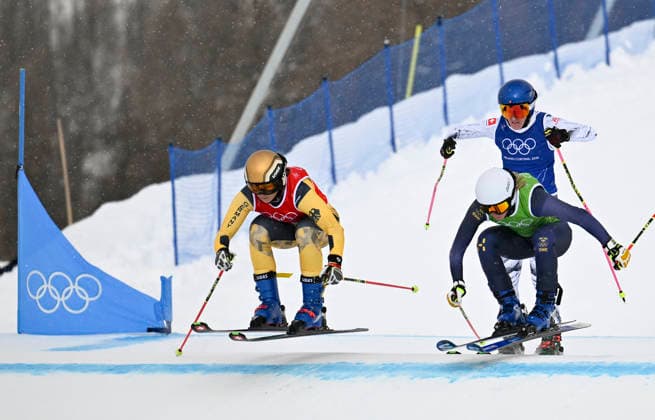 (260220) -- LIVIGNO, Feb. 20, 2026 -- Daniela Maier (L) of Germany competes during the big final of the freestyle skiing women s ski cross event at the Milan-Cortina 2026 Olympic Winter games, Winterspiele,Spiele, Summer games in Livigno, Italy, Feb. 20, 2026. ) (MICO2026)ITALY-LIVIGNO-OLYMPIC WINTER GAMES-FREESTYLE SKIING-WOMEN S SKI CROSS XiaxYifang 