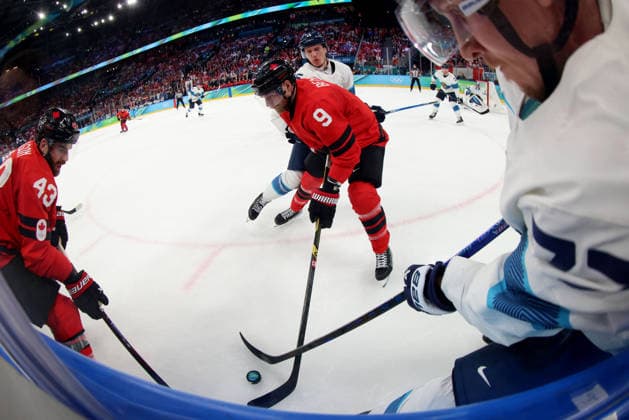 February 20, 2026, Milan, Lombardy, Italy: Sam Bennett (9) of Team Canada against Team Finland in a men s Ice hockey, Eishockey semifinal during the Milano Cortina 2026 Olympic Winter games, Winterspiele,Spiele, Summer games at Milano Santagiulia Ice Hockey Arena Milan Italy - ZUMAm117 20260220_oly_m117_021 Copyright: xDavidxMcIntyrex