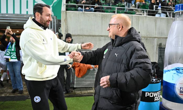 20.02.2026 - Fussball - Saison 2025 2026 - 2. Fussball - Bundesliga - 23. Spieltag: SpVgg Greuther Fürth ( Kleeblatt SGF ) - DSC Arminia Bielefeld - Sportfoto Zink - xwoxzix - DFL regulations prohibit any use of photographs as image sequences and or quasi-video - only for editorial use - Michael Mitch Kniat (Trainer Arminia Bielefeld ) Heiko Vogel ( Trainer SpVgg Greuther Fürth ) Handschlag Handshake vor Spielbeginn